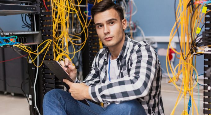 Ventajas y desventajas de contratar servicios de mantenimiento de redes